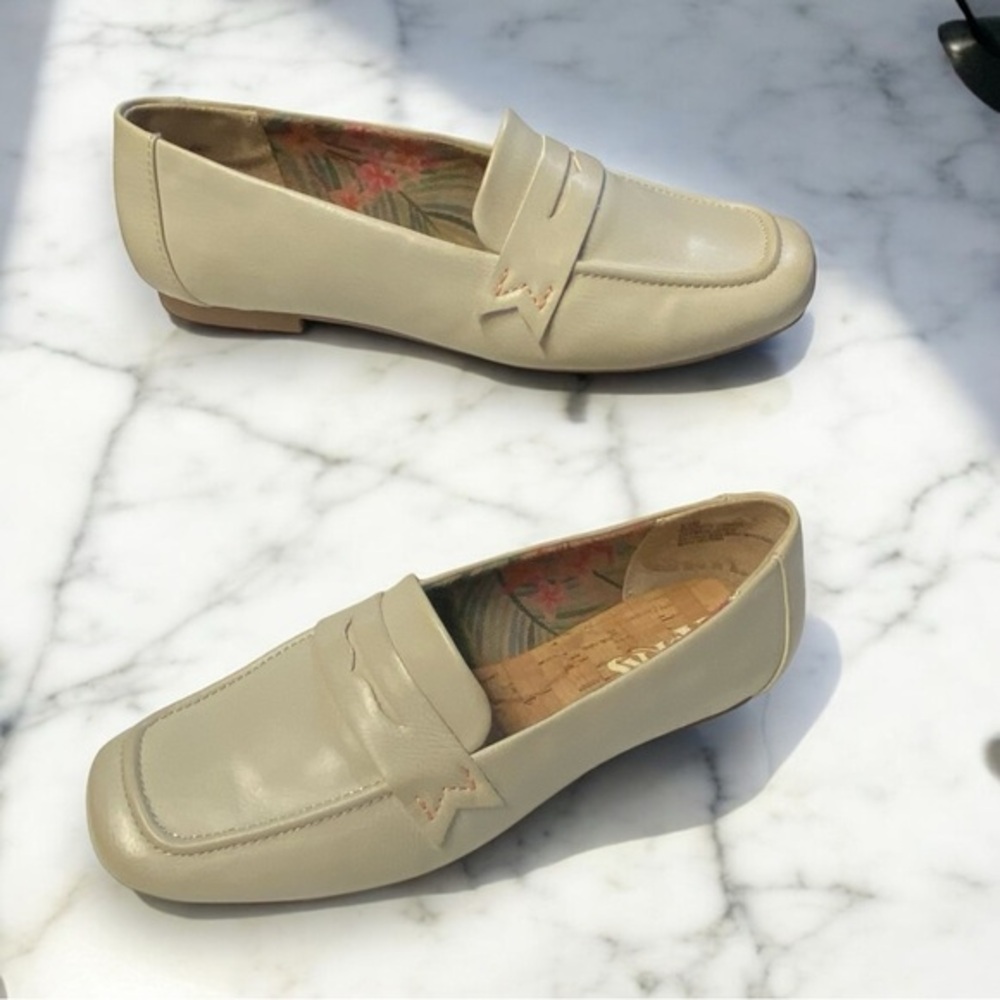 Korks Cream Posie Penny Loafer